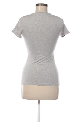 Дамска тениска Guess, Размер XS, Цвят Многоцветен, Цена 16,87 €