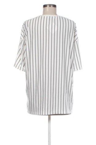 Damski T-shirt SHEIN, Rozmiar XL, Kolor Kolorowy, Cena 45,99 zł