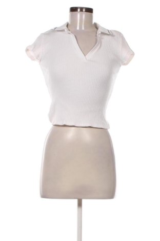 Damen T-Shirt Stradivarius, Größe M, Farbe Weiß, Preis 10,00 €