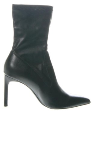 Damen Stiefeletten Bershka, Größe 36, Farbe Schwarz, Preis 39,37 €