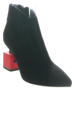 Botine de damă Epica, Mărime 36, Culoare Negru, Preț 226,00 Lei