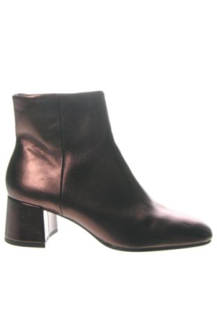 Botine de damă Tamaris, Mărime 41, Culoare Maro, Preț 304,00 Lei