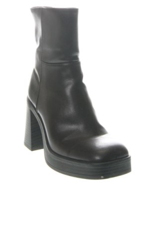 Damenstiefel Bershka, Größe 37, Farbe Braun, Preis 31,00 €