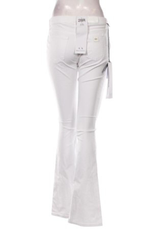 Damskie jeansy Armani Exchange, Rozmiar M, Kolor Biały, Cena 549,99 zł