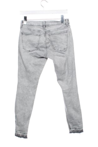 Blugi de femei Bershka, Mărime M, Culoare Gri, Preț 91,99 Lei