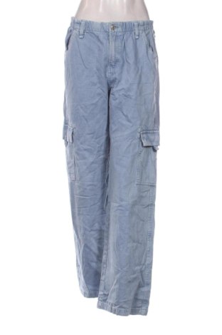 Γυναικείο Τζίν Bershka, Μέγεθος M, Χρώμα Μπλέ, Τιμή 17,99 €