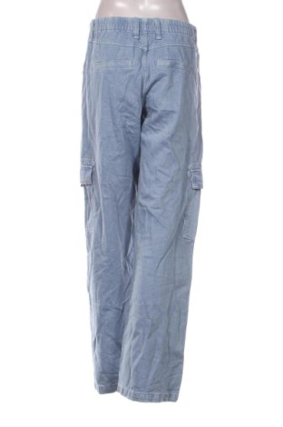 Γυναικείο Τζίν Bershka, Μέγεθος M, Χρώμα Μπλέ, Τιμή 17,99 €