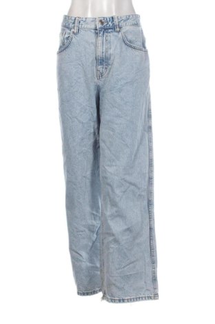 Damskie jeansy Bershka, Rozmiar XL, Kolor Niebieski, Cena 78,99 zł