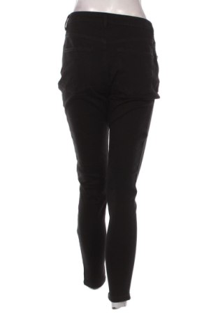 Damskie jeansy Bershka, Rozmiar L, Kolor Czarny, Cena 123,99 zł