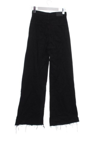 Dámske džínsy  Bershka, Veľkosť XS, Farba Čierna, Cena  17,95 €