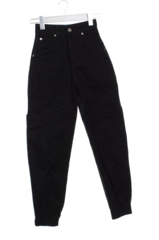 Γυναικείο Τζίν Bershka, Μέγεθος S, Χρώμα Μαύρο, Τιμή 15,00 €