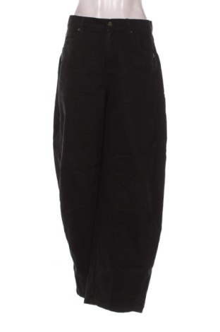 Damskie jeansy Bershka, Rozmiar M, Kolor Czarny, Cena 123,99 zł