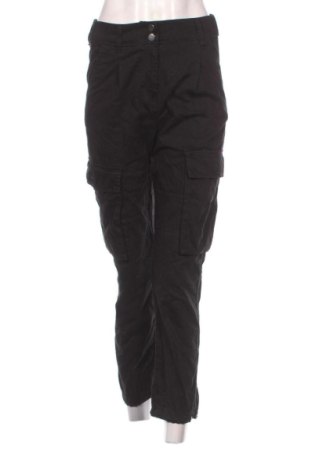 Blugi de femei Bershka, Mărime S, Culoare Negru, Preț 91,99 Lei