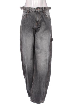 Damen Jeans Bershka, Größe L, Farbe Grau, Preis 15,00 €