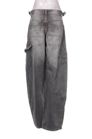 Damen Jeans Bershka, Größe L, Farbe Grau, Preis 15,00 €