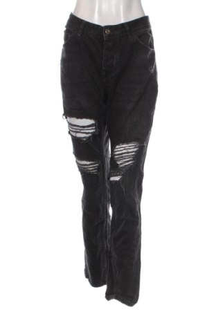 Дамски дънки Bershka, Размер XL, Цвят Черен, Цена 15,33 €