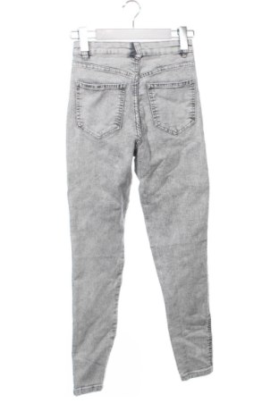 Дамски дънки Bershka, Размер XS, Цвят Сив, Цена 15,33 €