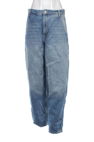 Γυναικείο Τζίν Bershka, Μέγεθος S, Χρώμα Μπλέ, Τιμή 17,99 €