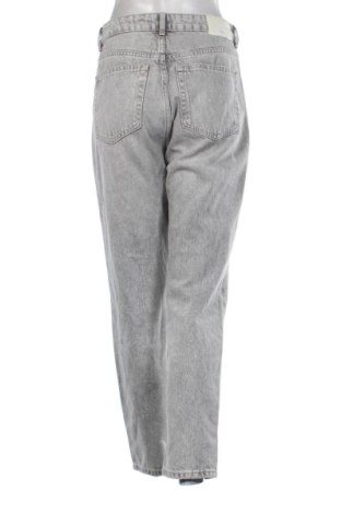 Damskie jeansy Bershka, Rozmiar M, Kolor Szary, Cena 78,99 zł