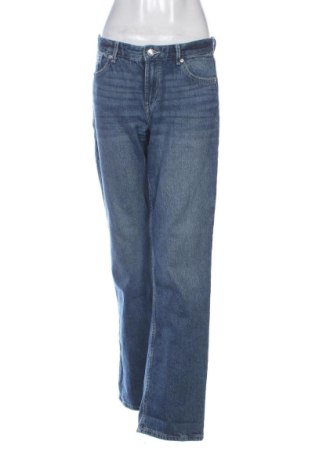 Damskie jeansy Bershka, Rozmiar L, Kolor Niebieski, Cena 80,38 zł