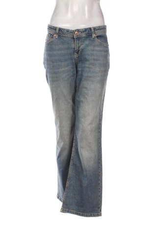 Blugi de femei Bershka, Mărime L, Culoare Albastru, Preț 115,11 Lei