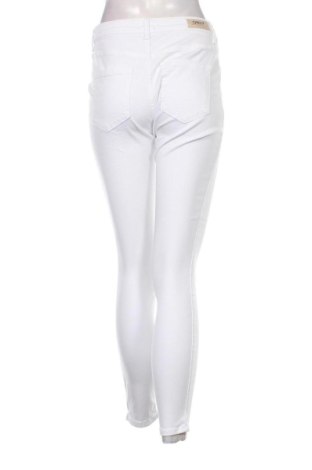 Blugi de femei ONLY, Mărime M, Culoare Alb, Preț 243,99 Lei