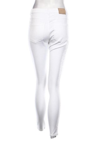 Дамски дънки ONLY, Размер S, Цвят Бял, Цена 39,88 €