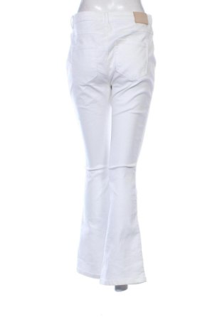 Blugi de femei ONLY, Mărime L, Culoare Alb, Preț 88,62 Lei