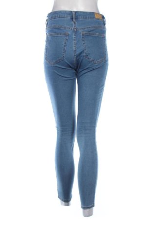 Damskie jeansy Pull&Bear, Rozmiar M, Kolor Niebieski, Cena 66,36 zł
