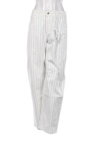 Damen Jeans Pull&Bear, Größe M, Farbe Mehrfarbig, Preis 30,99 €