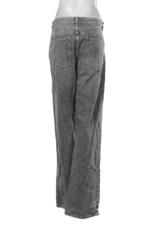 Damskie jeansy Pull&Bear, Rozmiar L, Kolor Szary, Cena 80,38 zł