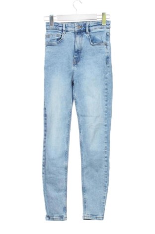 Damskie jeansy Pull&Bear, Rozmiar XS, Kolor Niebieski, Cena 80,38 zł