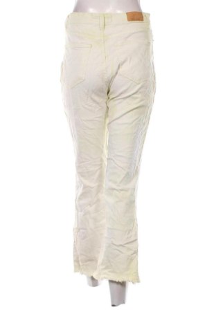 Blugi de femei Stradivarius, Mărime M, Culoare Alb, Preț 91,99 Lei