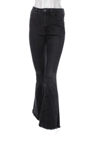 Damskie jeansy Stradivarius, Rozmiar M, Kolor Szary, Cena 78,99 zł