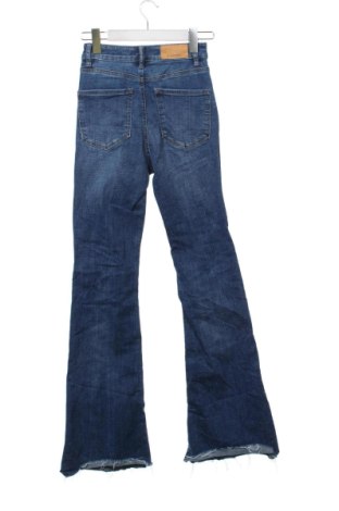 Damskie jeansy Stradivarius, Rozmiar XXS, Kolor Niebieski, Cena 78,99 zł