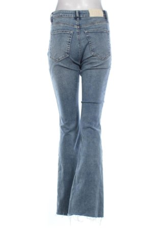 Blugi de femei Stradivarius, Mărime M, Culoare Albastru, Preț 144,00 Lei