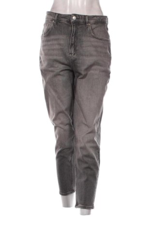 Blugi de femei Tommy Jeans, Mărime L, Culoare Gri, Preț 549,99 Lei