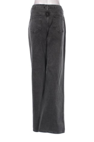 Blugi de femei Trendyol, Mărime XL, Culoare Gri, Preț 83,41 Lei