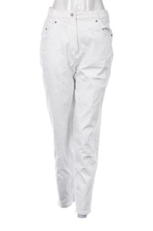 Blugi de femei Unbranded, Mărime M, Culoare Alb, Preț 78,20 Lei