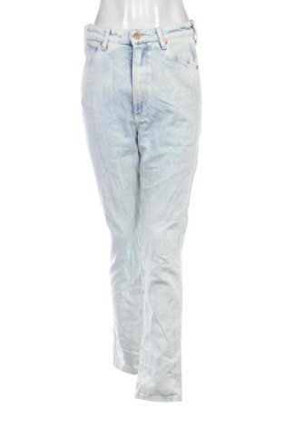 Damskie jeansy Wrangler, Rozmiar M, Kolor Niebieski, Cena 201,99 zł