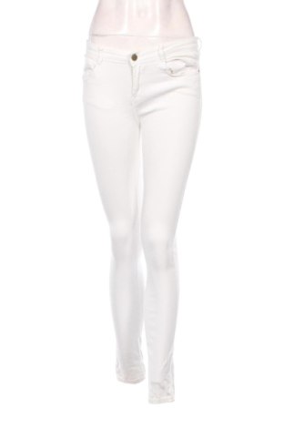 Blugi de femei Zara, Mărime S, Culoare Alb, Preț 62,27 Lei