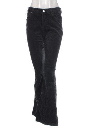 Damskie sztruksy BDG, Rozmiar M, Kolor Szary, Cena 129,99 zł