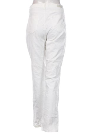 Дамски джинси Brax, Размер M, Цвят Бял, Цена 35,27 €