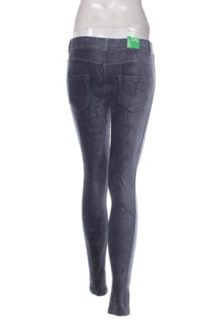 Pantaloni de velvet de femei United Colors Of Benetton, Mărime M, Culoare Gri, Preț 342,99 Lei