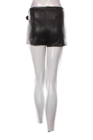 Дамски къс панталон Bershka, Размер S, Цвят Черен, Цена 10,22 €