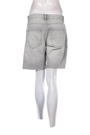 Дамски къс панталон Bershka, Размер L, Цвят Сив, Цена 10,00 €