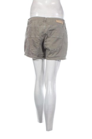 Damen Shorts Betty Barclay, Größe L, Farbe Grün, Preis 25,00 €