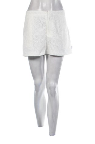 Női rövidnadrág Boohoo, Méret L, Szín Fehér, Ár 6 612 Ft