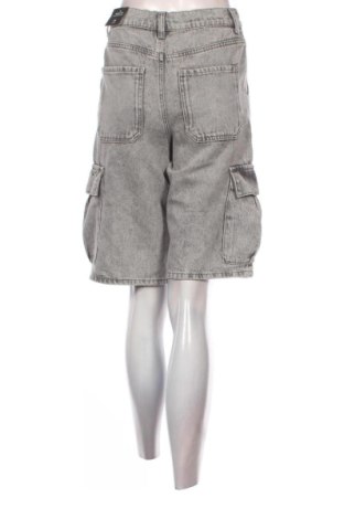 Pantaloni scurți de femei C&A, Mărime S, Culoare Gri, Preț 83,00 Lei