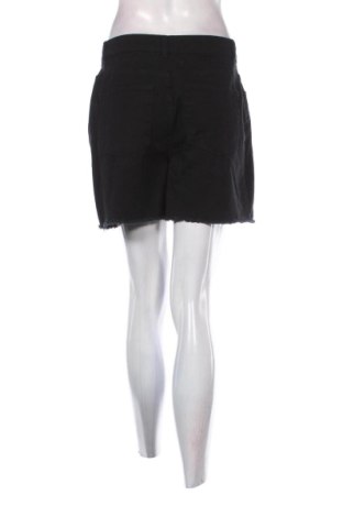 Női rövidnadrág Esmara, Méret M, Szín Fekete, Ár 4 042 Ft